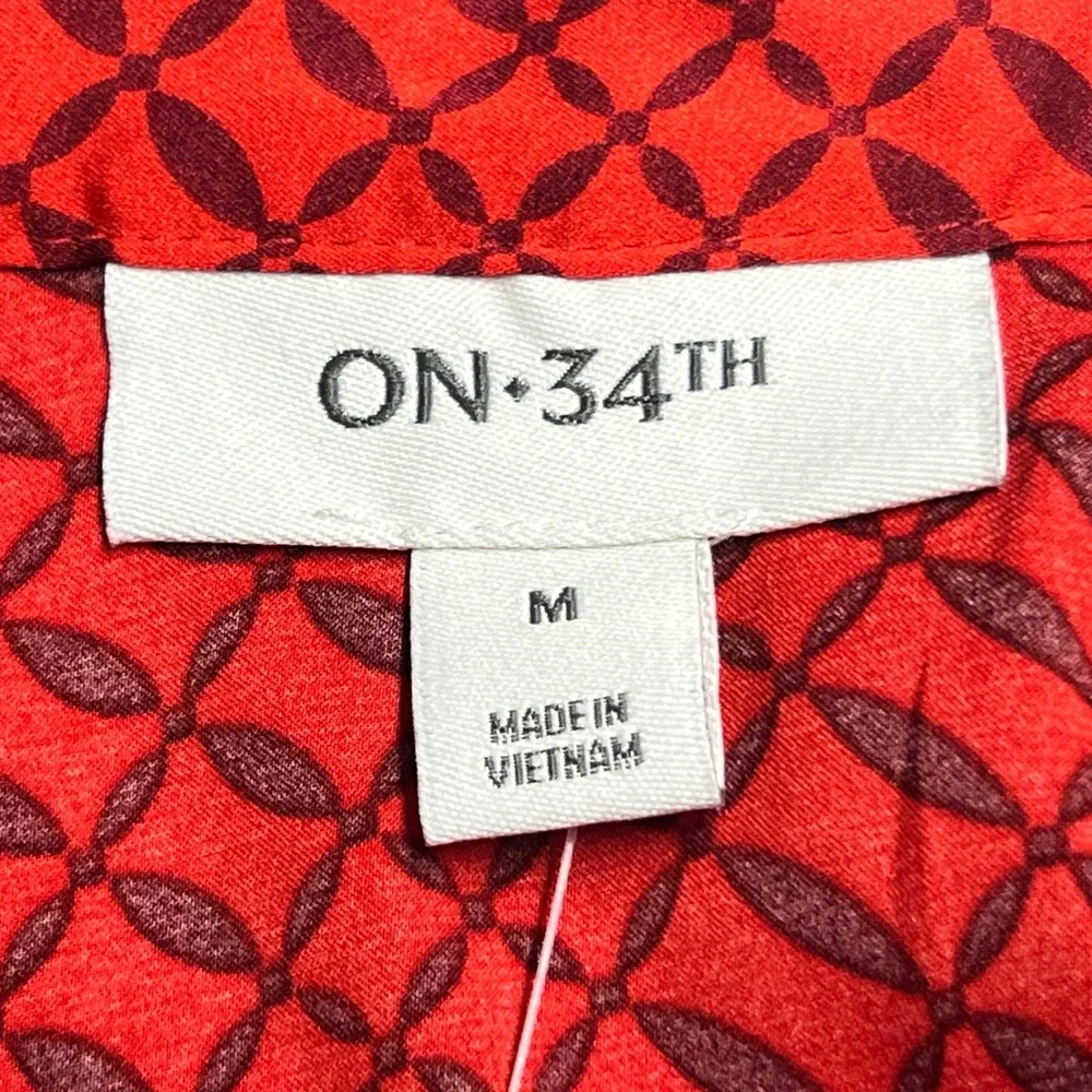 ON‎ 34TH Satin Top Women Medium Red Geometric Pussybow Neck Sleeveless Pullover